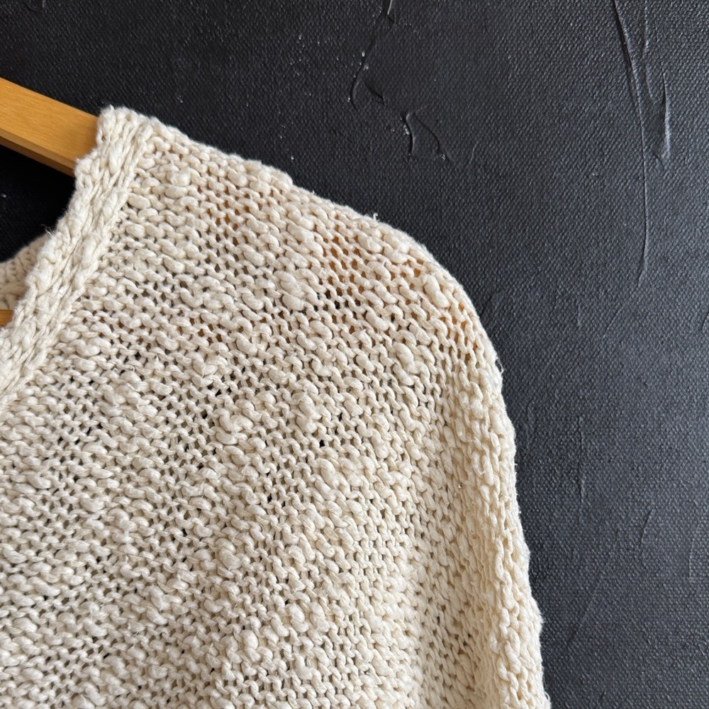 Universal Thread Cream V-Neck Textured Knit Sweater - Picture 3 of 3